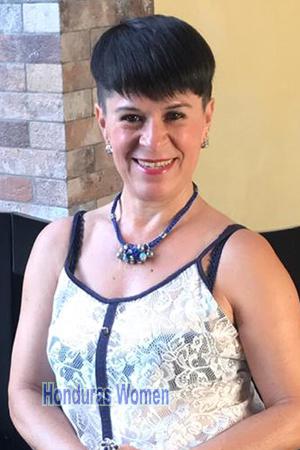 156180 - Magaly Age: 57 - Costa Rica