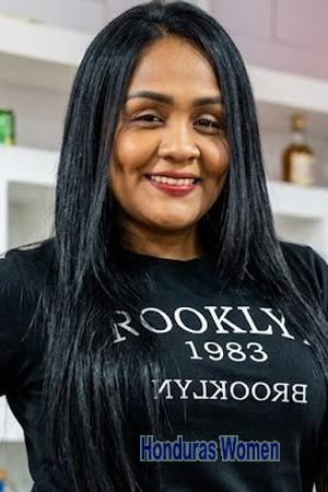 228100 - Gina Age: 37 - Colombia