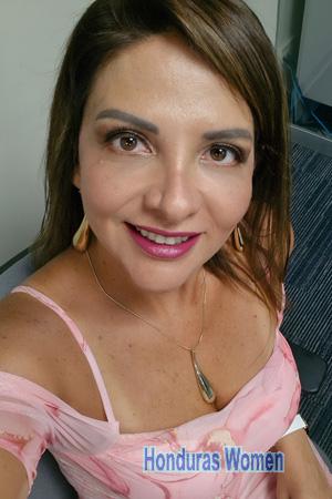 228222 - Karina Age: 51 - Peru